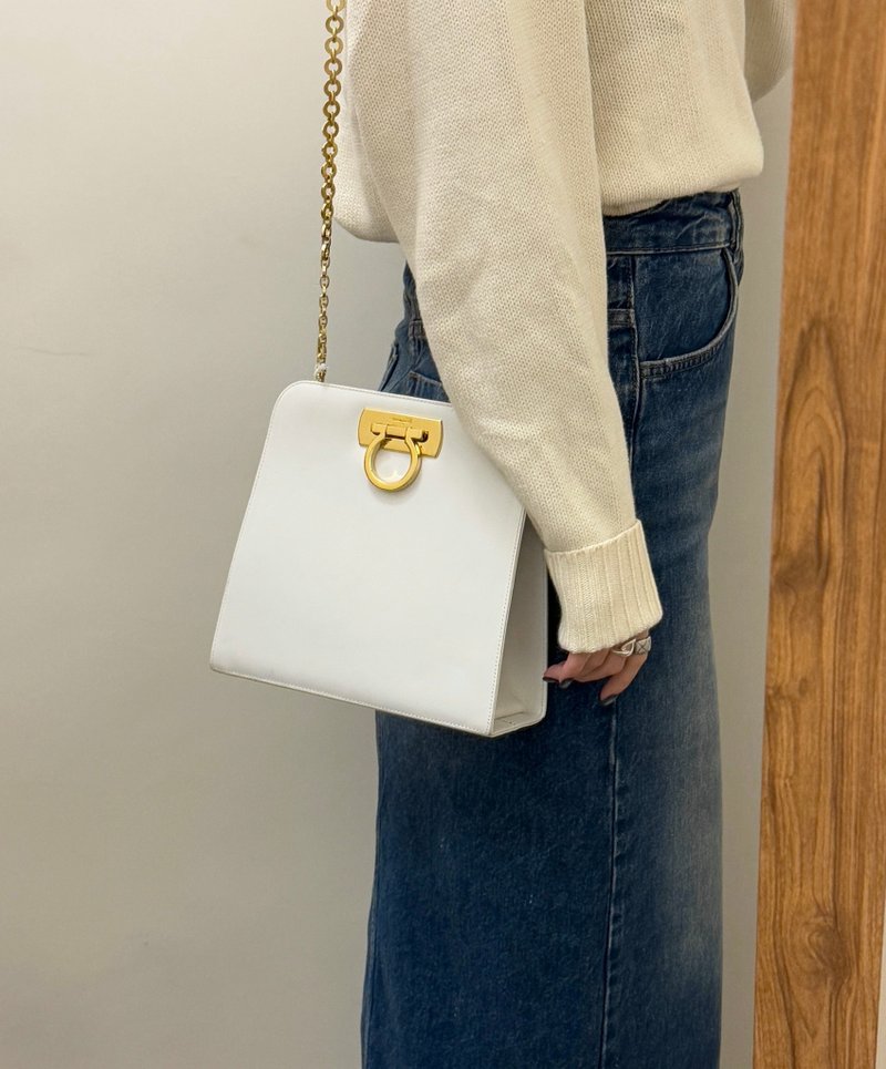 【稀有 】90年代戴妃同款中古Ferragamo 白色侧背 斜背包 - 侧背包/斜挎包 - 真皮 白色