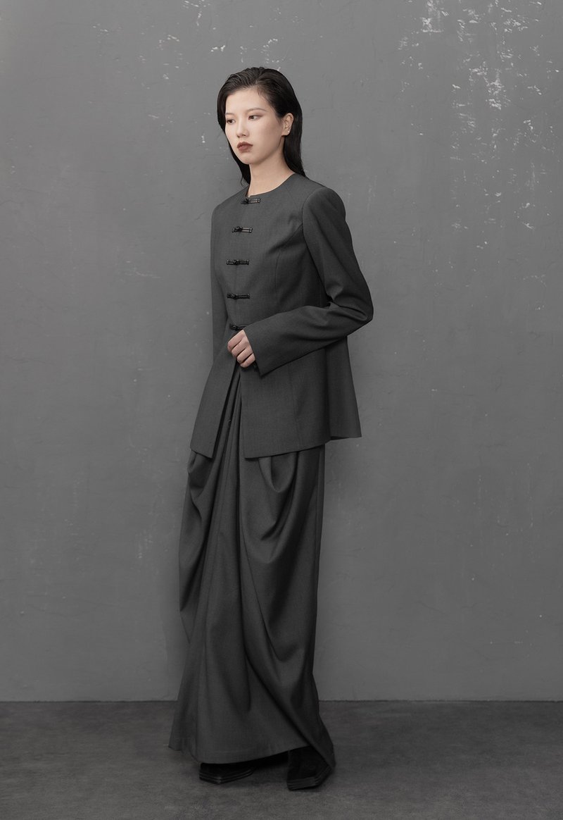 盘扣中山西装 复古圆领修身西服外套 新中式 深灰 - 女装西装外套/风衣 - 其他材质 灰色