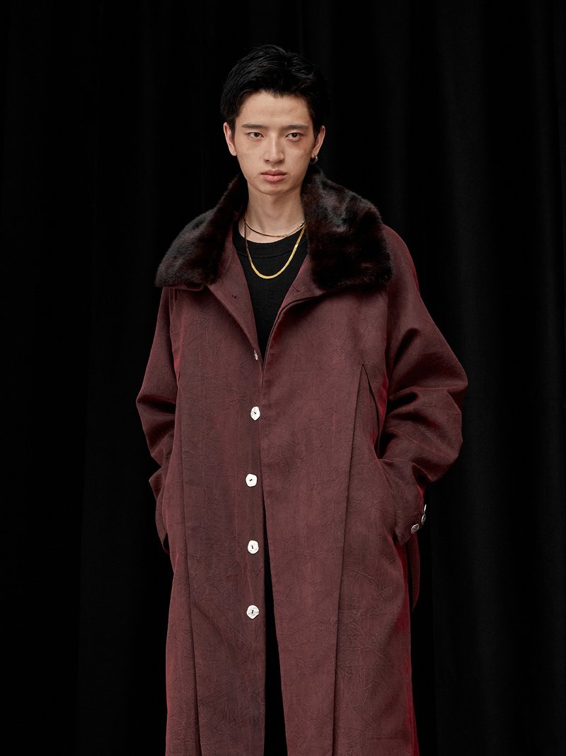 【双花红棍】虎纹水貂毛领/脉纹弯刀袖高领大衣 - 男装外套 - 棉．麻 红色