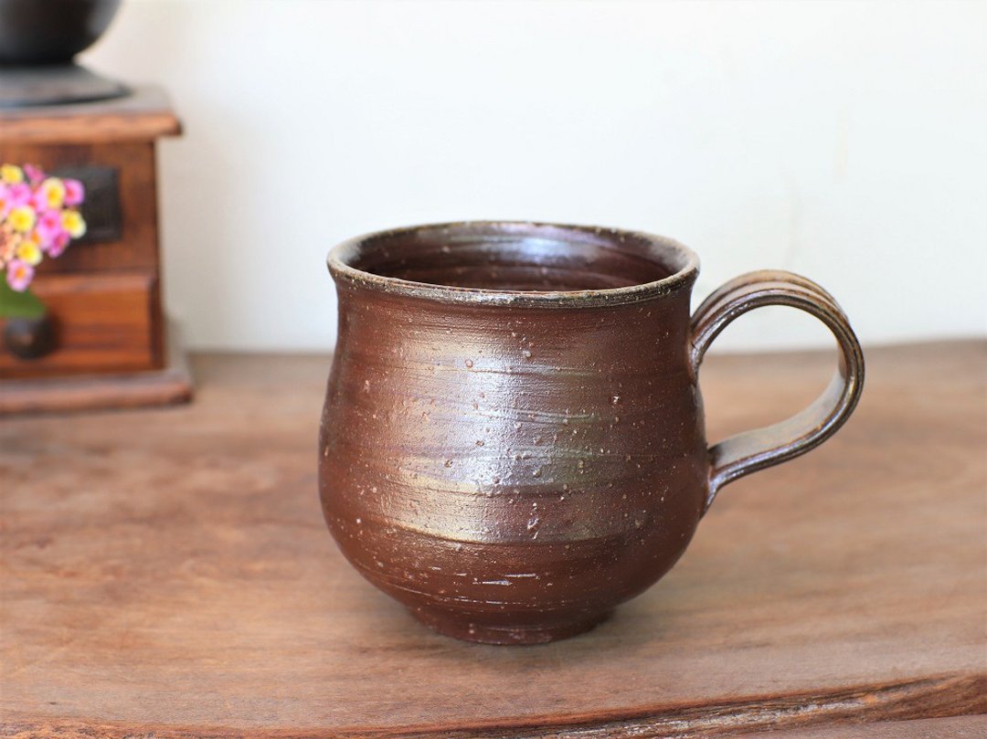 Bizen Ware Coffee Cup (Large) Rokuro eyes c7-057 - 咖啡杯/马克杯 - 陶 咖啡色