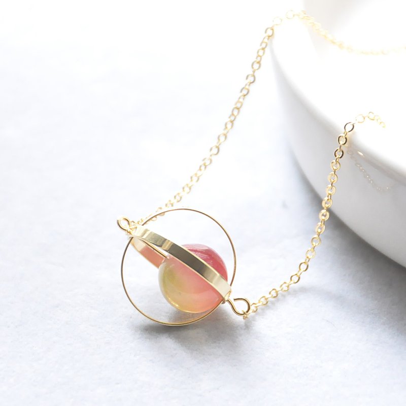 幻彩星球。宇宙。金环。西瓜碧壐。项链 Color-Shift Planet。Galaxy。Golden Ring。Tourmaline。Necklace。生日礼物。闺蜜礼物。姐妹礼物 - 颈链 - 宝石 多色