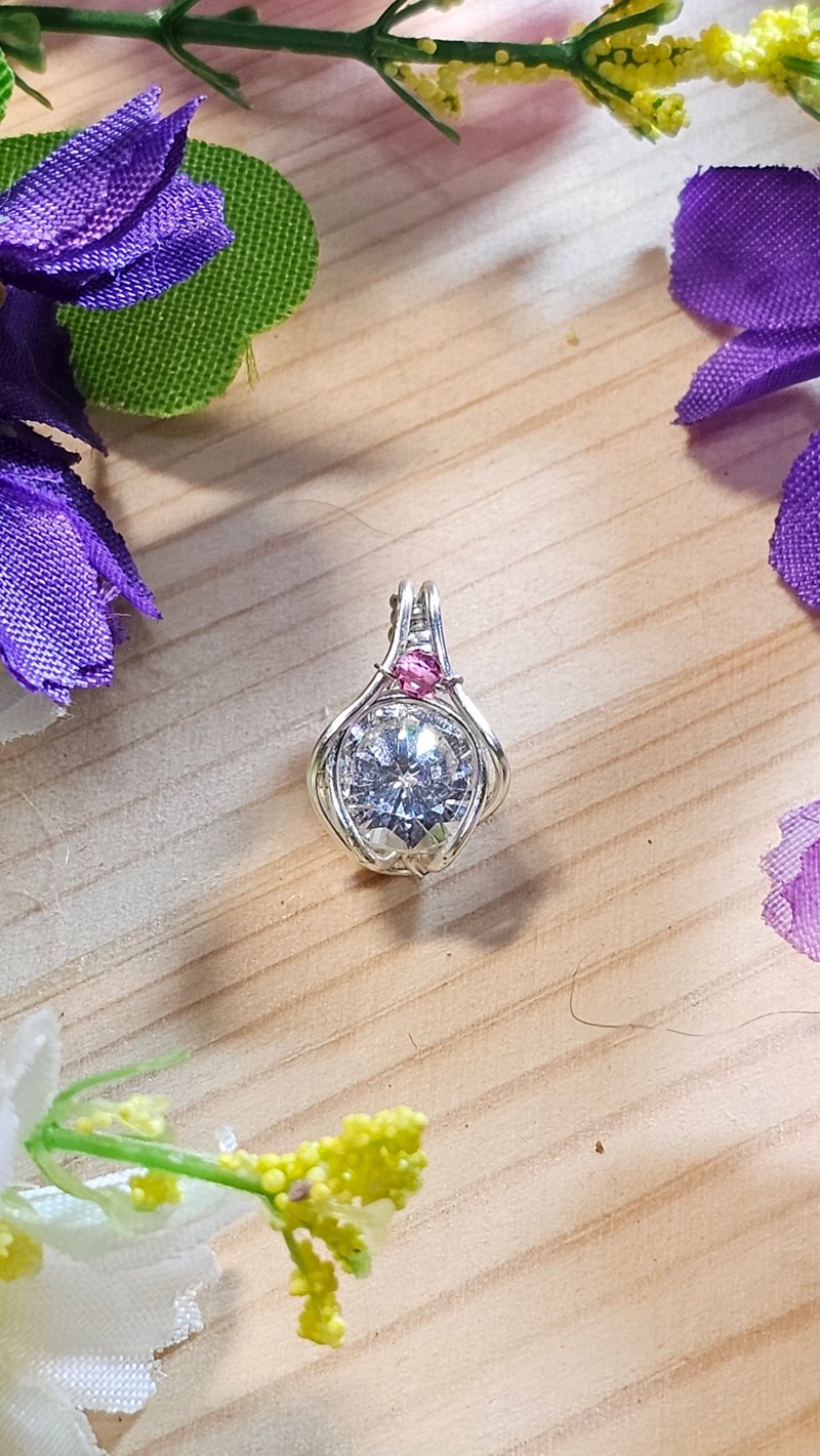【叶绿𨥤手作】澈璨星辰 /金属线编织/节日/礼物/饰品/项链/手作 - 项链 - 铜/黄铜 白色