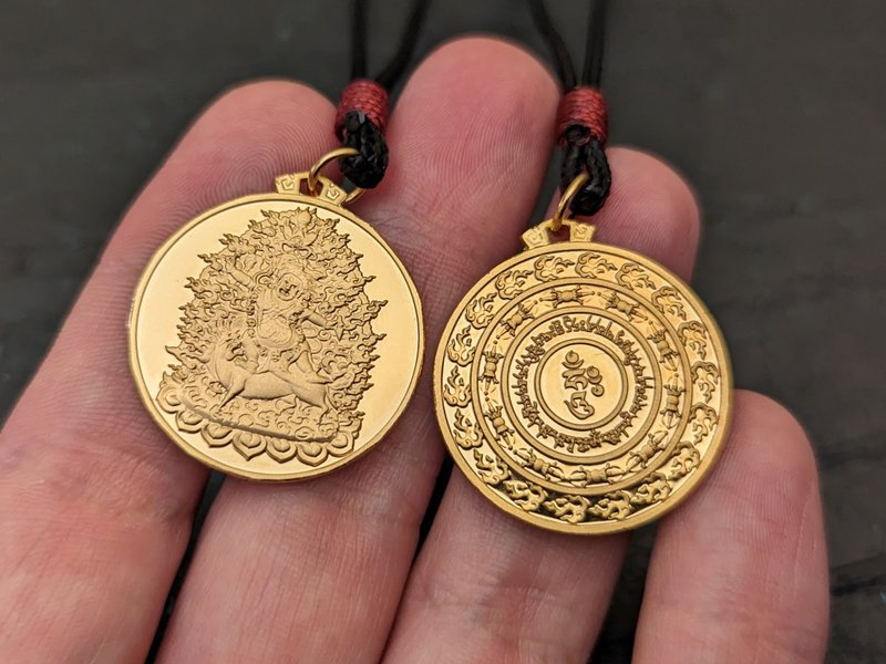多杰哥特拉布金刚铠甲护身咒负面反射防御藏传护身符莲花生大士 - 项链 - 铜/黄铜 金色