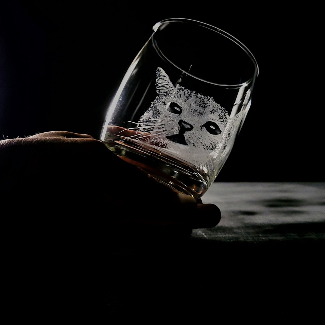 【定制化】鱼钵手雕宠物猫咪威士忌醇酒杯/写实风猫奴圣诞礼物纪 - 酒杯/酒器 - 玻璃 透明
