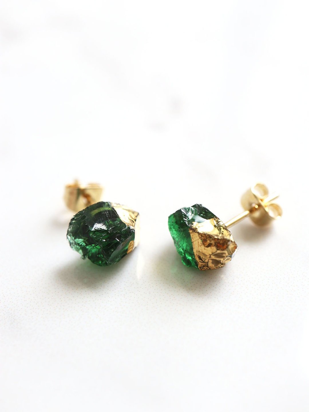 STAR STONE - EMERALD + 24K GOLD 玻璃原石耳环 - 耳环/耳夹 - 玻璃 绿色
