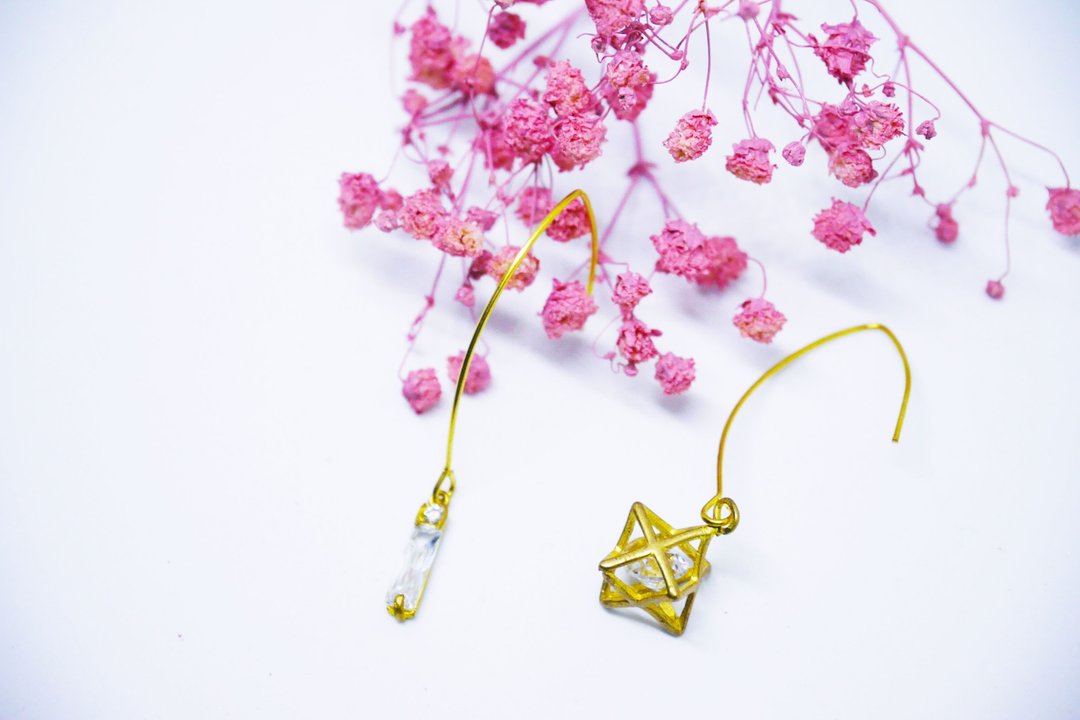 星星线条锆石耳环 - 耳环/耳夹 - 其他金属 多色
