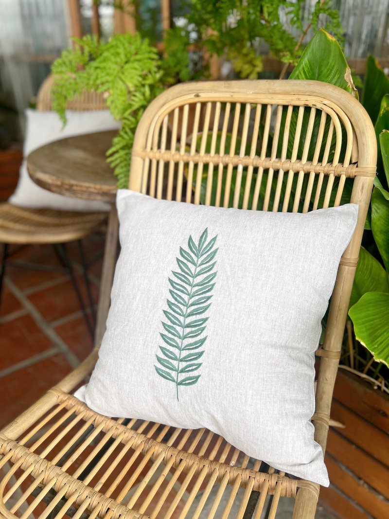 手工刺绣植物图案亚麻抱枕套 – 长叶刺绣 - 枕头/抱枕 - 亚麻 蓝色
