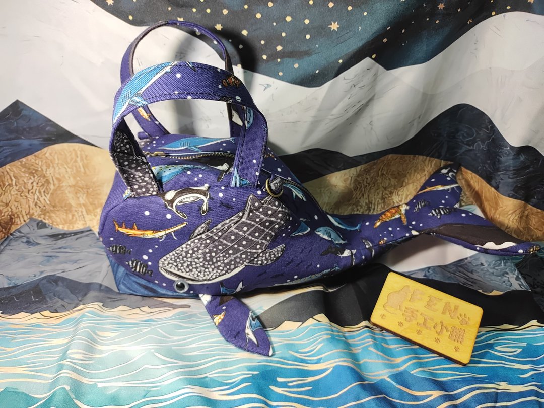 海洋生物袋物系列-手作海洋风日本限量布海洋鲸鲨款鲸鱼款提袋 - 手提包/手提袋 - 棉．麻 