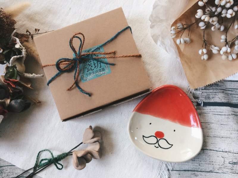 手作圣诞老公公浅碟 - 浅碟/小碟子 - 瓷 红色