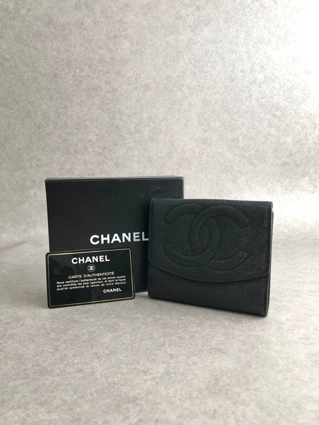 【日本直送 名牌中古包】CHANEL 香奈儿 黑色 钱包 经典双 C 标志 皮革 双折式 vintage 古董 srpd6j - 皮夹/钱包 - 真皮 黑色