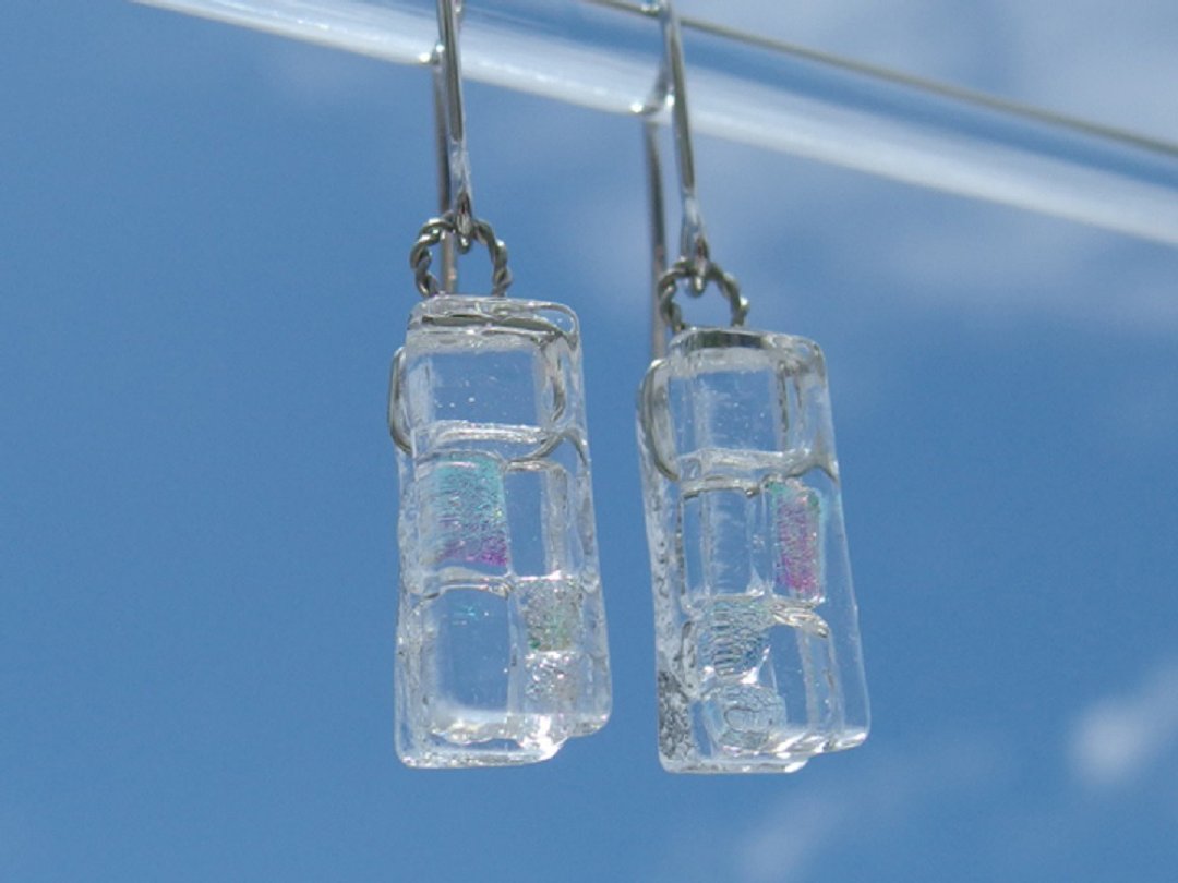 [One-of-a-kind item] Aurora glass (Aurora [Mix]) Earrings / Clip-On [Choice of metal fittings] [Made to order] - 耳环/耳夹 - 玻璃 透明