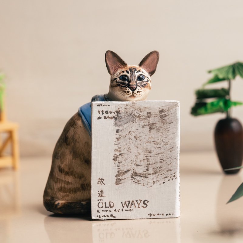 猫咪 定制化宠物手工黏土模型 含服装 含配件 - 玩偶/公仔 - 粘土 卡其色