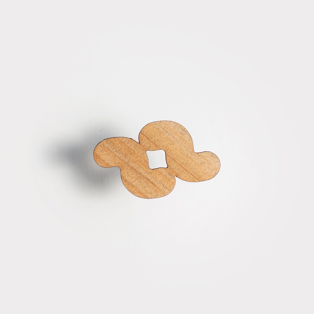 brooch nami / Nami brooch - 胸针 - 木头 