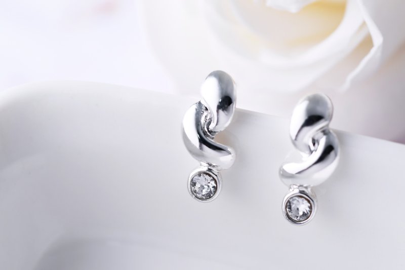 经典设计系列 小时候 时尚造型 针式耳环 (ERIJA0894E) - 耳环/耳夹 - 银 银色