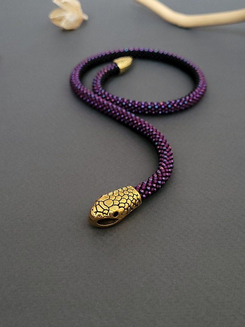 Beaded snake necklace Ouroboros - 项链 - 玻璃 紫色