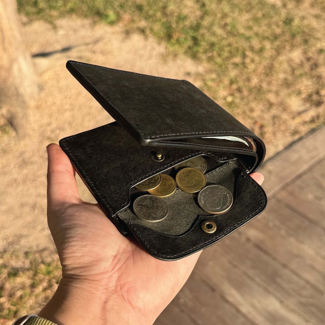黑色磨砂牛皮 短银包 经典两折皮夹 纯手工制 - 皮夹/钱包 - 真皮 黑色