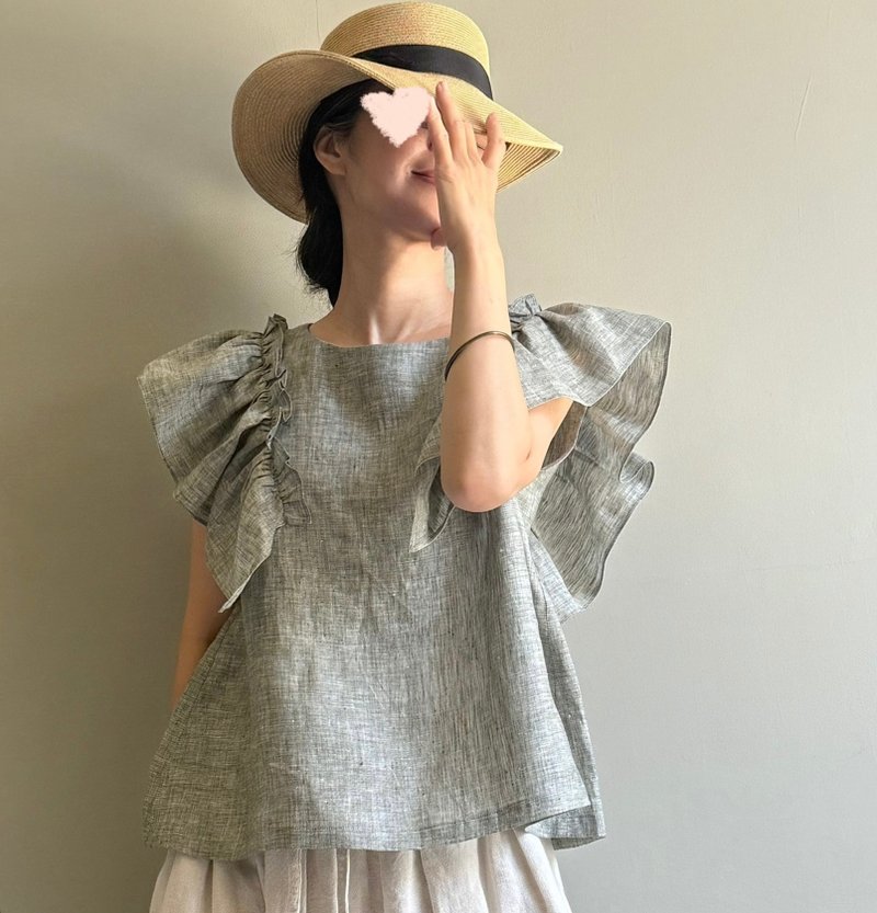 翩翩/灰绿色系双色纱织酵素洗亚麻荷叶蝴蝶袖上衣100%亚麻 - 女装上衣 - 棉．麻 
