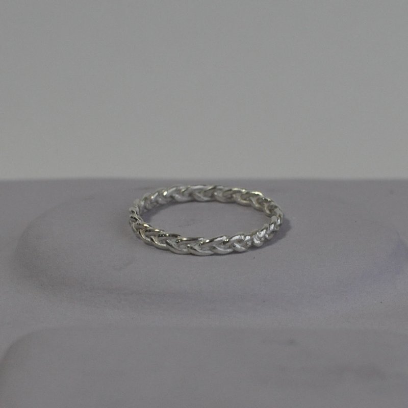 braided Silver ring - 戒指 - 其他金属 银色