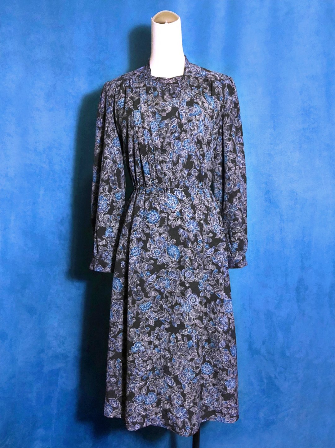 夜幕蓝花朵织纹长袖轻古董洋装/ 国外带回 VINTAGE - 洋装/连衣裙 - 聚酯纤维 蓝色