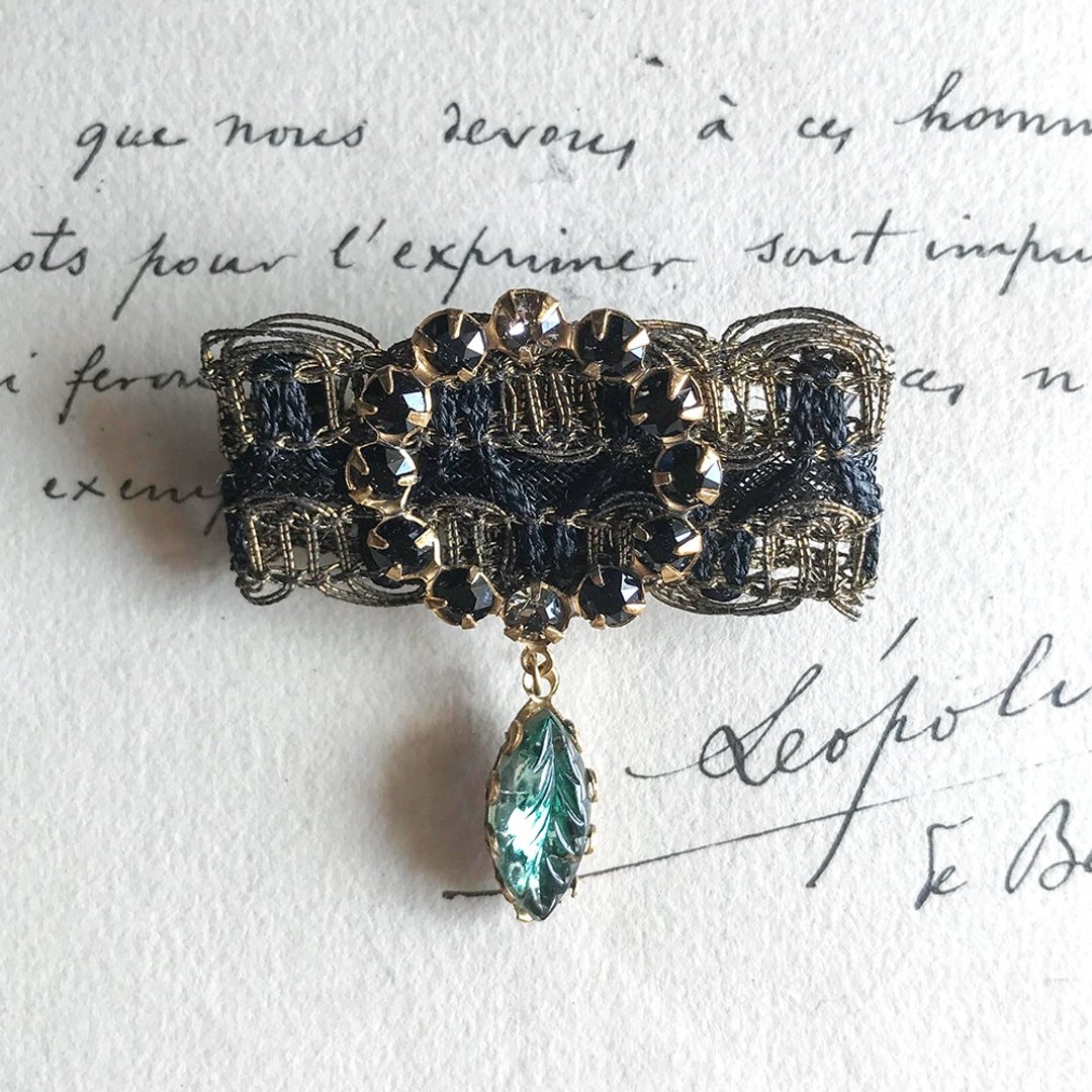 Apollon's blessing Brooch Gold Black - 胸针 - 其他材质 黑色