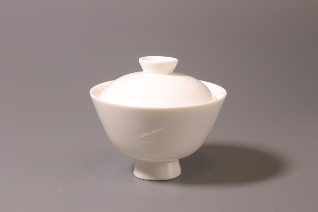 敦睦窑 德化模刻印花玉瓷小盖杯 - 茶具/茶杯 - 瓷 白色