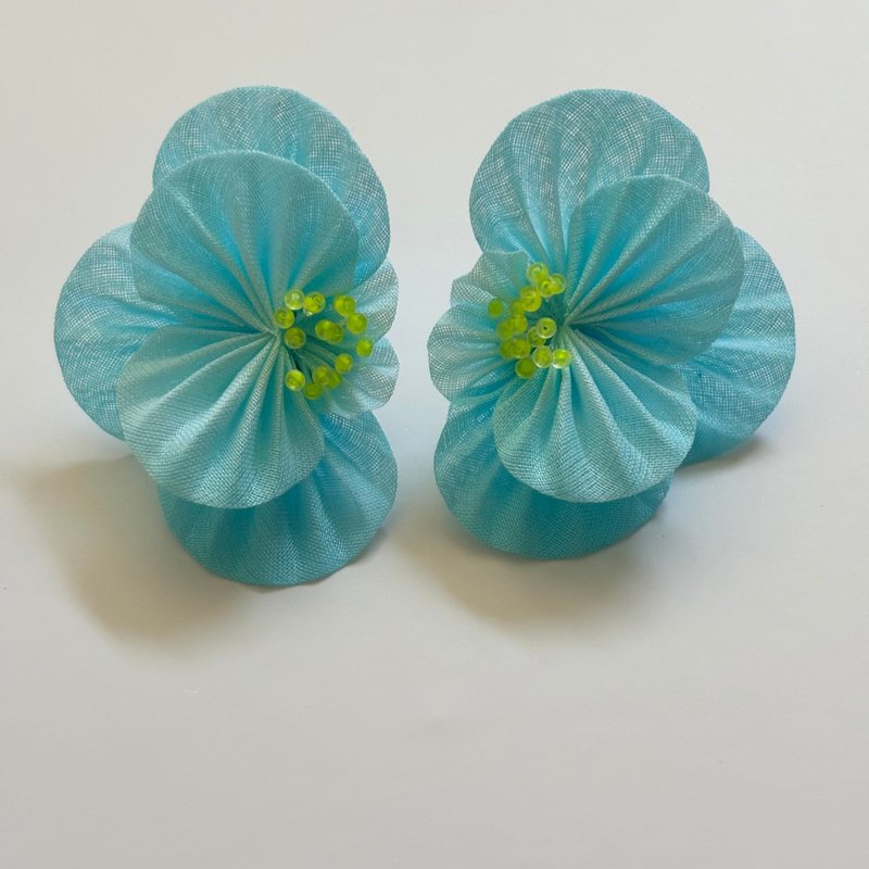 花飞【蓝x萤光黄】 - 耳环/耳夹 - 棉．麻 蓝色