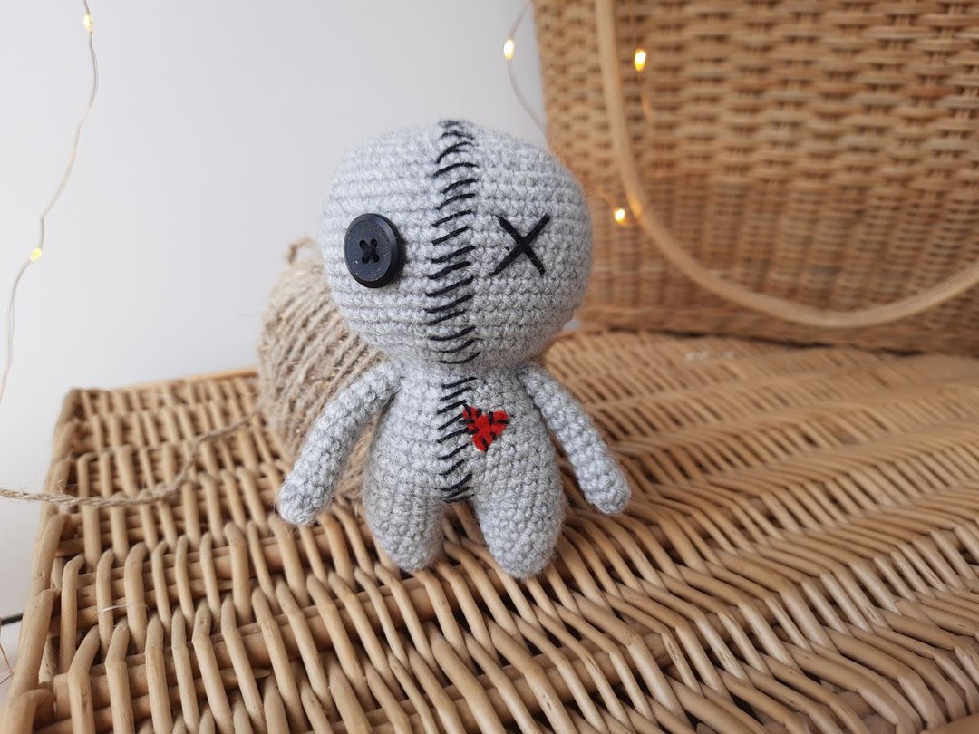 Amigurumi zombie doll crochet pattern PDF halloween voodoo pops. Gothic Gift - 线上课程/教学影片 - 其他材质 