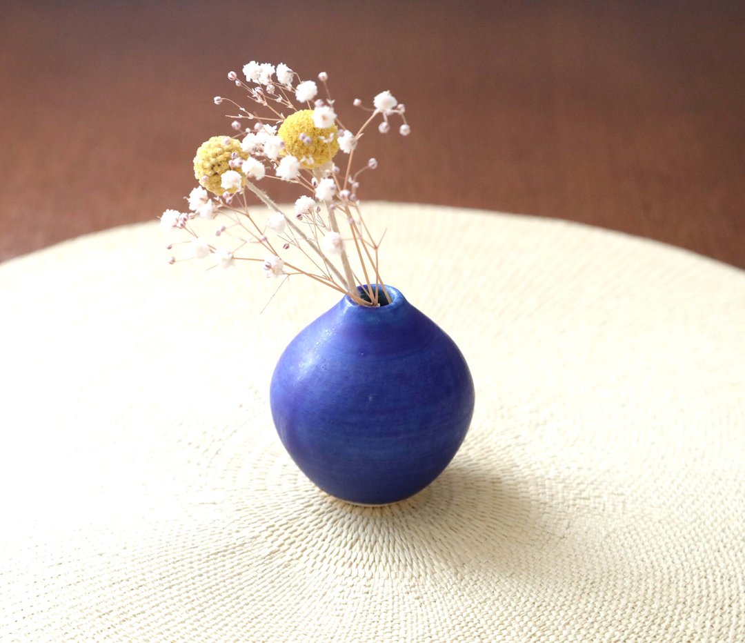 Small deep blue vase - 花瓶/陶器 - 陶 蓝色