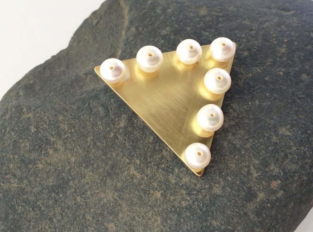 UFO ☆ Triangular type ☆ Brass brooch - 胸针 - 其他金属 金色