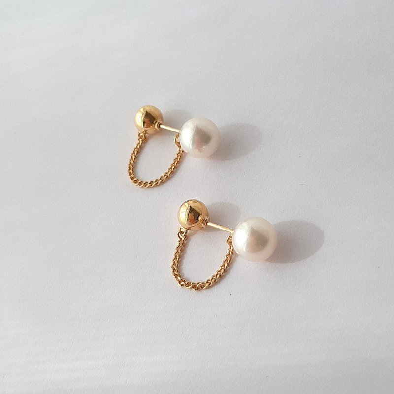 K18 设计款耳环 白色 Akoya珍珠 珍珠耳环 Akoya珍珠 日本珍珠 pearl earrings 珍珠耳环 珍珠耳环 진주귀걸이 - 耳环/耳夹 - 珍珠 