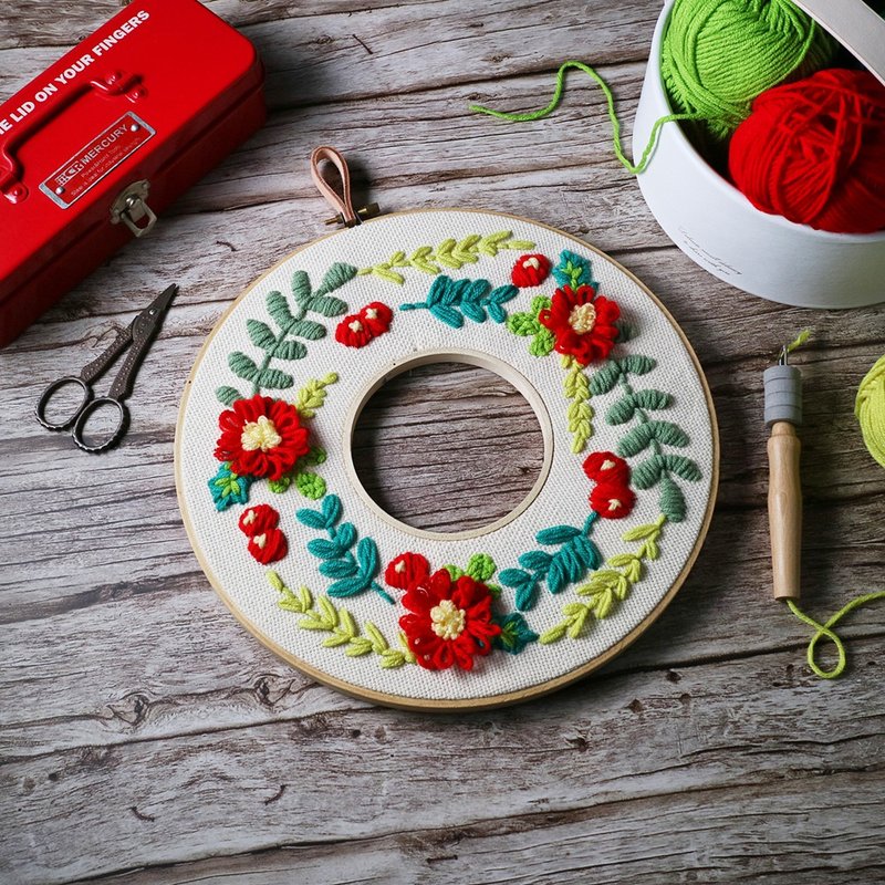 【在家体验】一起布置圣诞节花圈/ 俄罗斯刺绣/ 毛线刺绣 - 编织/刺绣/羊毛毡/裁缝 - 棉．麻 红色
