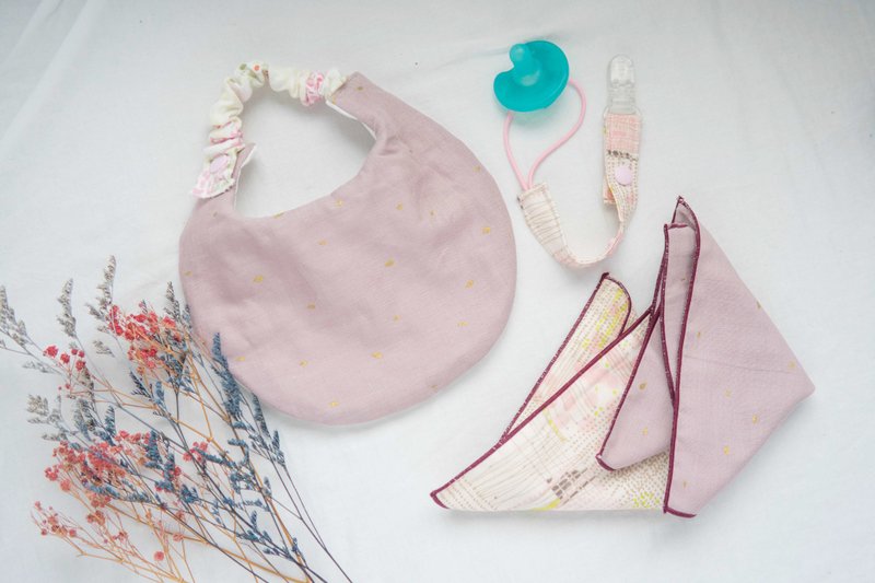 弥月礼盒 | 八重纱围兜、手帕两件、奶嘴夹 | 金莎美人(现货) - 满月礼盒 - 棉．麻 粉红色