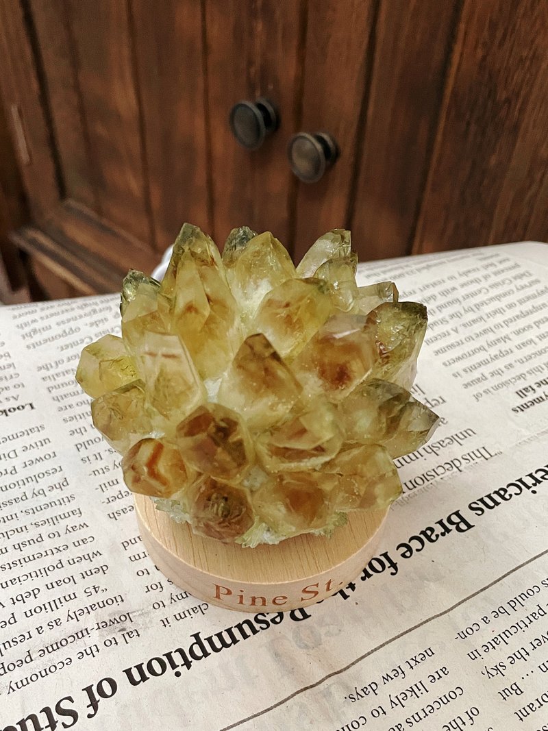 能量摆件 黄水晶 原矿 晶簇 原石 扩香招财消磁石灯 - 摆饰 - 水晶 金色