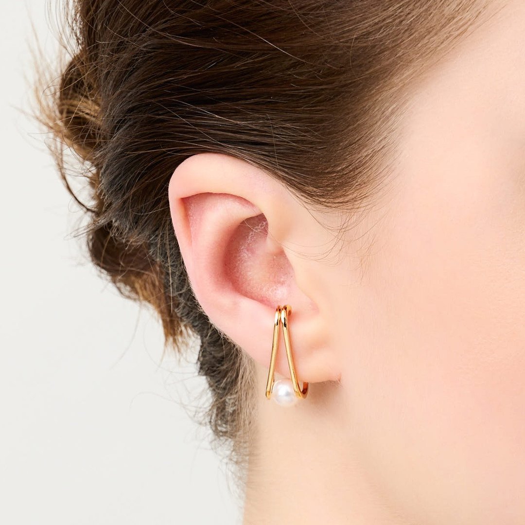 经典珍珠耳扣 925银厚镀18K金 Onda Pearl Earcuff - 耳环/耳夹 - 纯银 金色