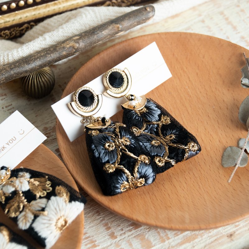 刺绣缎带耳环 黑色 法式复古 耳夹限定 最后一个下单前先私讯确认 - 耳环/耳夹 - 其他金属 黑色