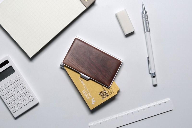 莱昂 名片盒 (山毛榉/枫木/樱桃木/核桃木)(可加购定制刻字) - 名片架/名片座 - 木头 