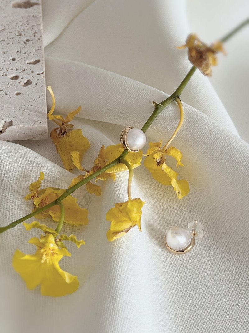 拥抱幸福耳环 - 18K 纯金日本 Akoya - 耳环/耳夹 - 贵金属 金色