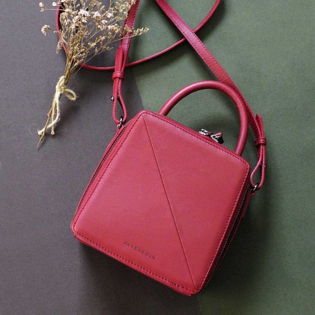 Butter Cross-body Bag 斜背包 - 酒红色 Burgundy Red 泰国包包 - 侧背包/斜挎包 - 真皮 红色