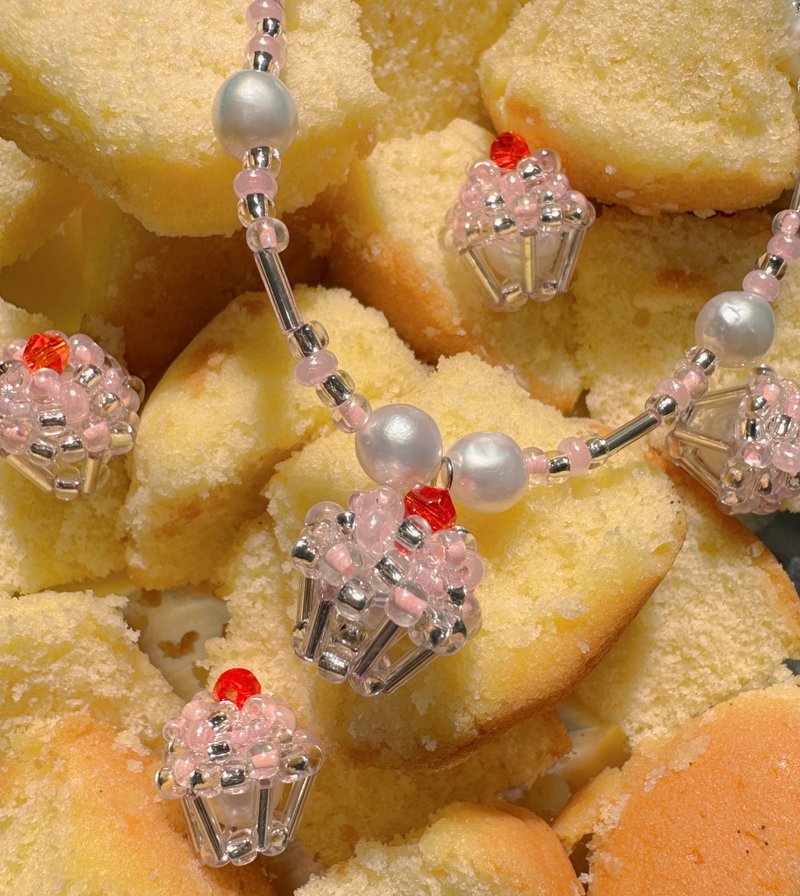 【热卖】蛋糕 珍珠 串珠 手作 颈链| Y2K 千禧风饰物 | 单边混搭 - 项链 - 珍珠 