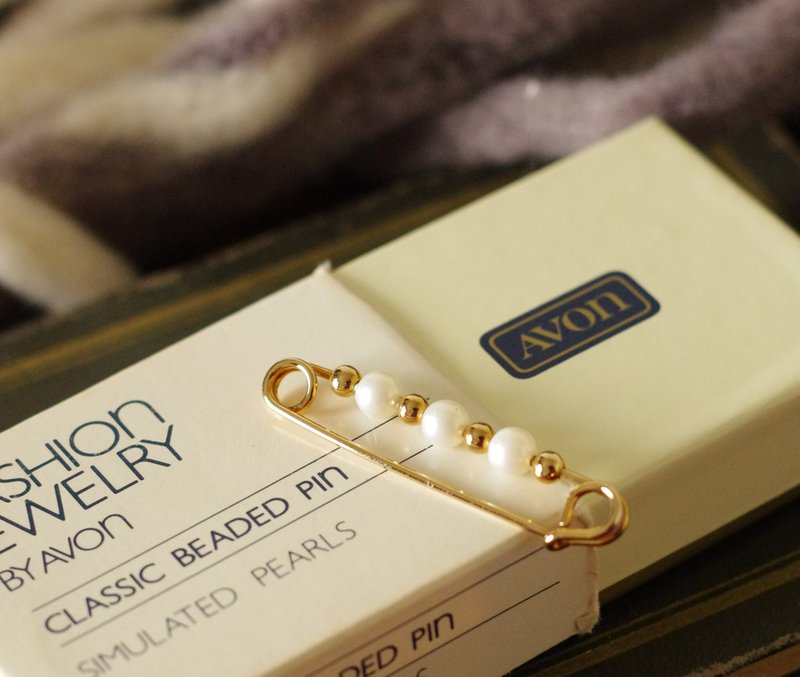 老又好古董 金色珍珠串珠安全别针 1981年 Avon  B2035 - 胸针 - 其他金属 金色