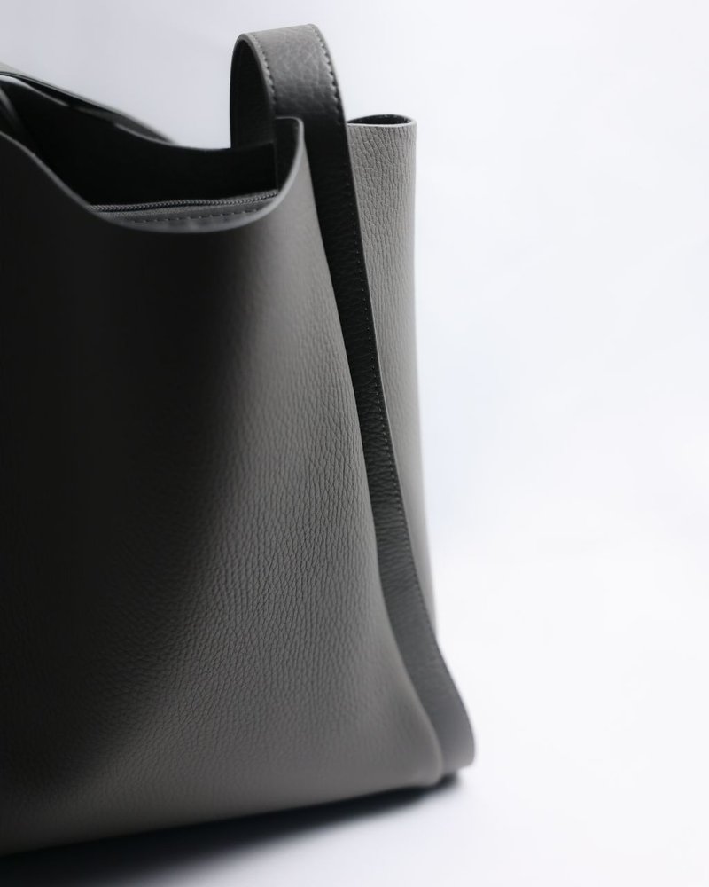 The Workmate Tote・经典灰・Daily Bag・型格日常真皮托特・极简 - 手提包/手提袋 - 真皮 灰色