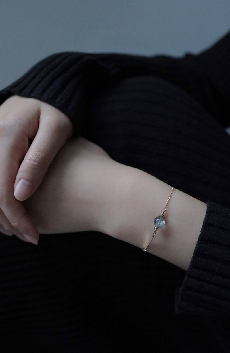 MYSTERY 蓝发晶手链-金 - 手链/手环 - 水晶 多色