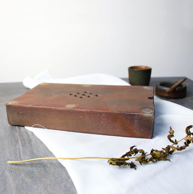 方砖壶承 有孔 新彩烧 柴烧陶艺 手作作品 茶盘 | 陈威恩作品 - 茶具/茶杯 - 陶 咖啡色