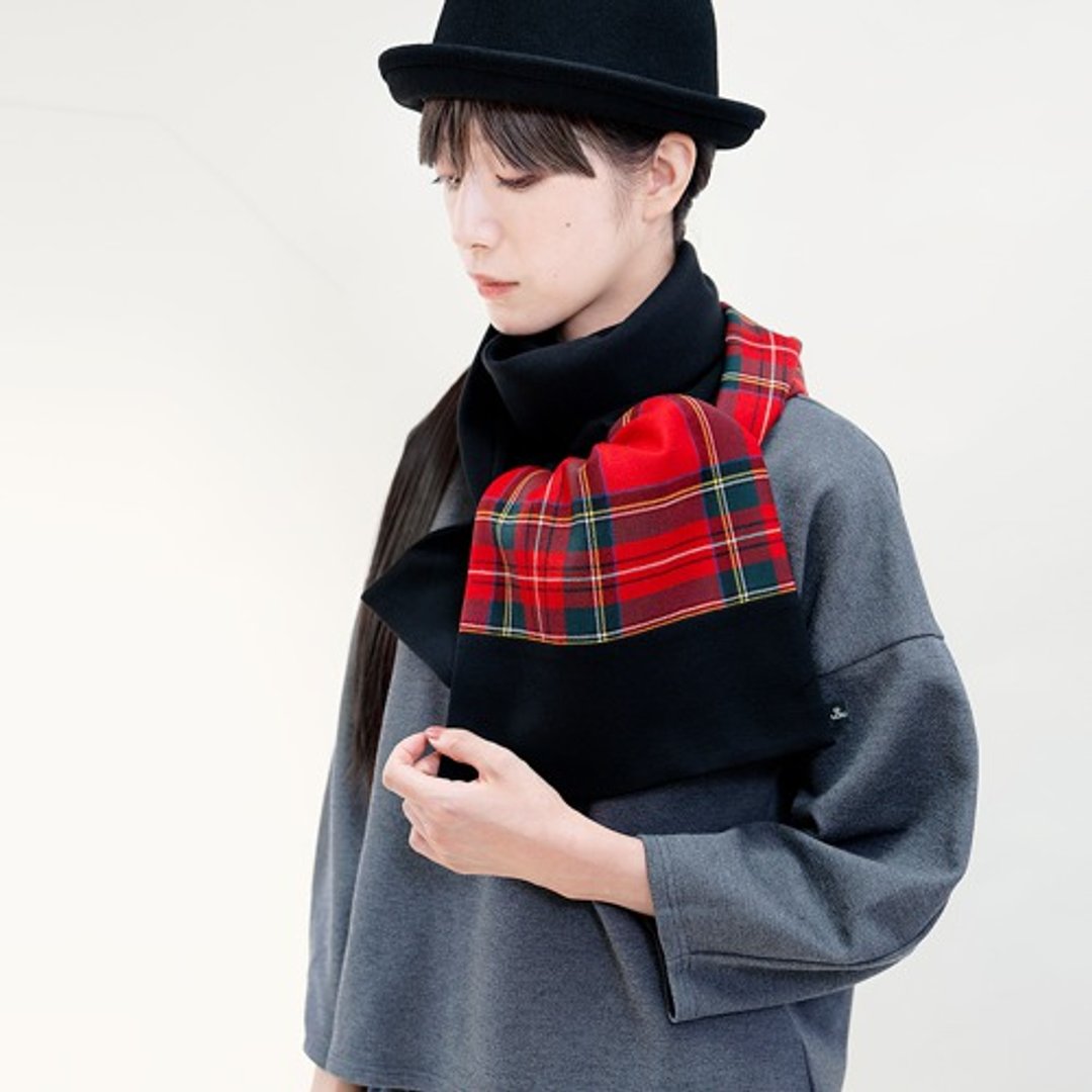 Protected by warmth fever muffler tartan red black ISLAY-MARIE - 围巾/披肩 - 羊毛 红色