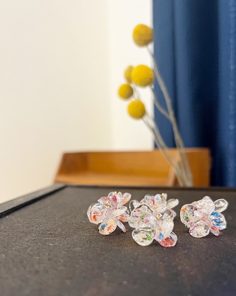 花样琉璃 uv胶 手工耳环 抗过敏 - 耳环/耳夹 - 树脂 