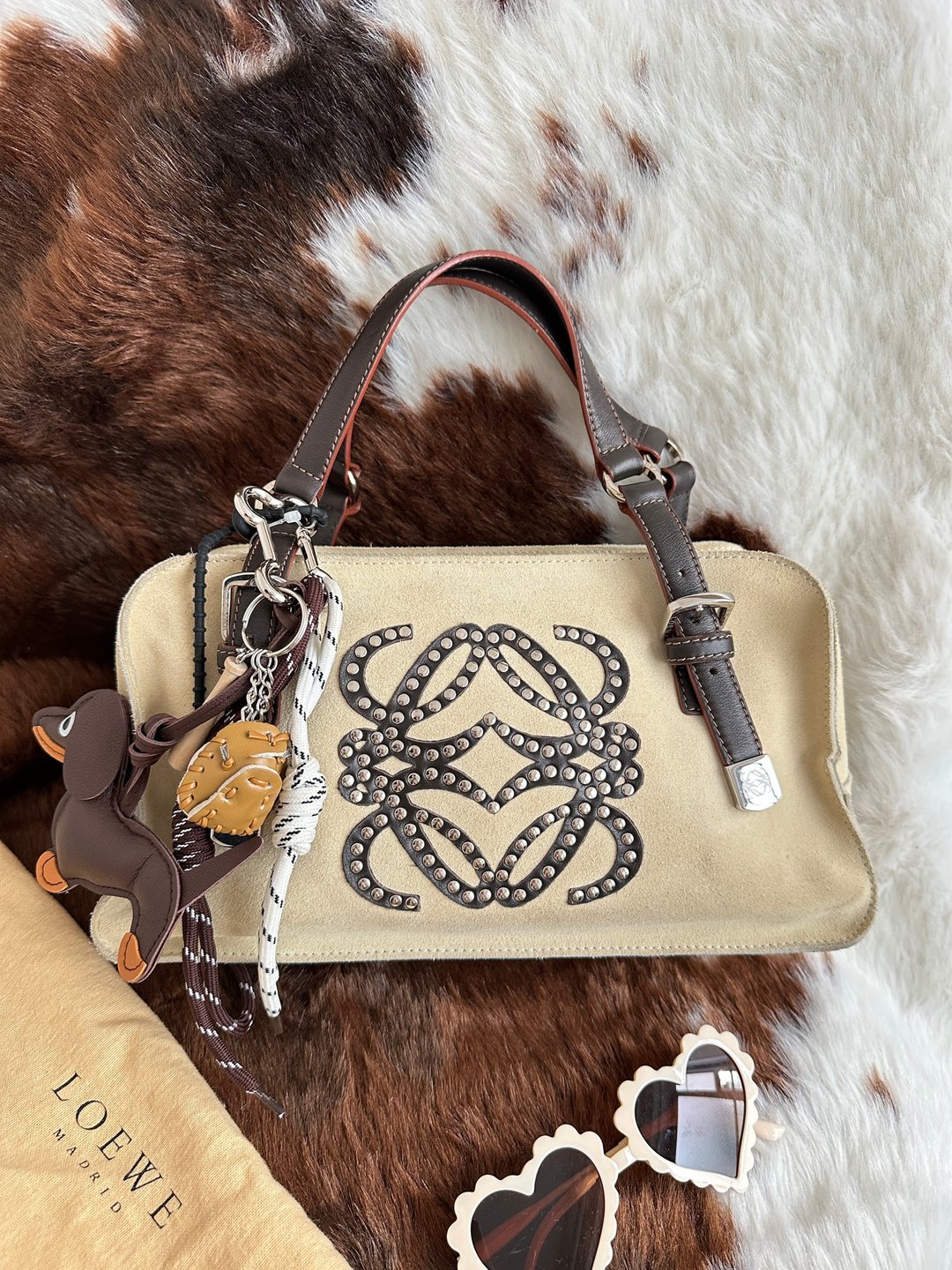 中古包 LOEWE 罗意威 Amazona 铆钉饼干手提包 - 手提包/手提袋 - 真皮 卡其色
