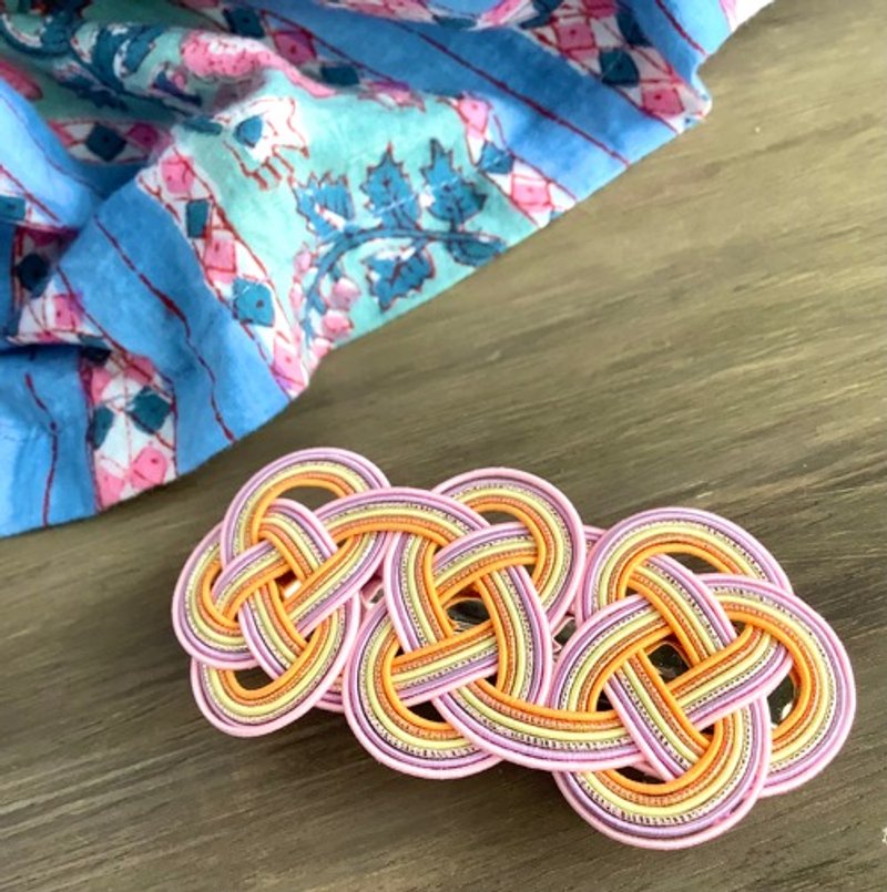 Mizuhiki 发夹 [等待春天] 彩色粉彩梅、樱花 - 发饰 - 其他金属 粉红色