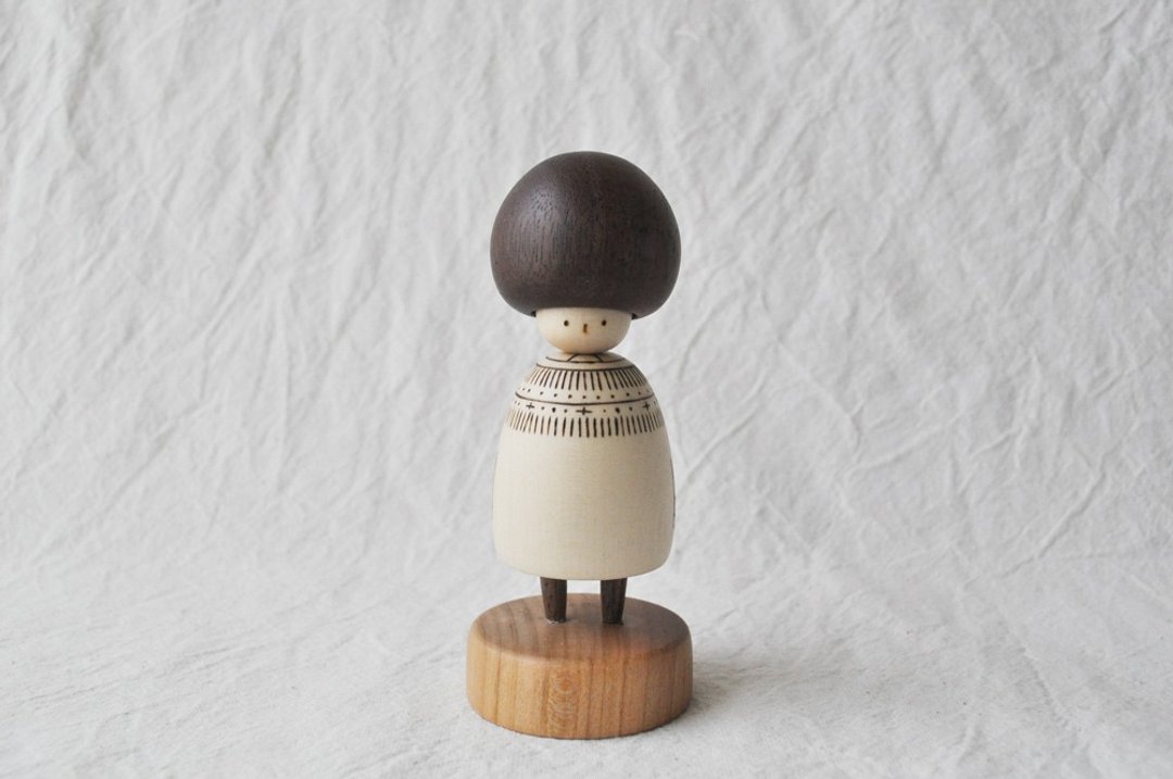 Mushroom girl Kokeshi doll 23 - 玩偶/公仔 - 木头 卡其色