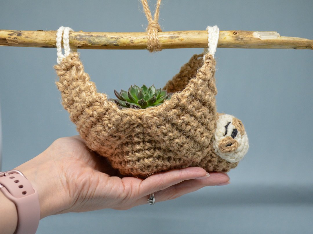 Crochet pattern plant hanger, sloth planter crochet pattern, wall planter indoor - 编织/刺绣/羊毛毡/裁缝 - 棉 