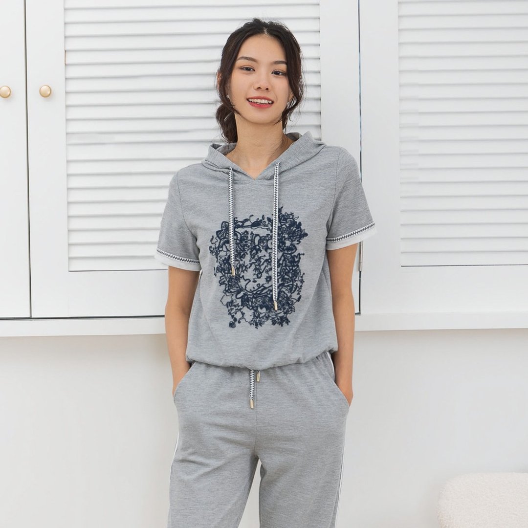 【MEDUSA】刺绣装饰纹理灰色帽T(M-2L) | 女休闲上衣 女短袖T恤 - 女装 T 恤 - 棉 灰色